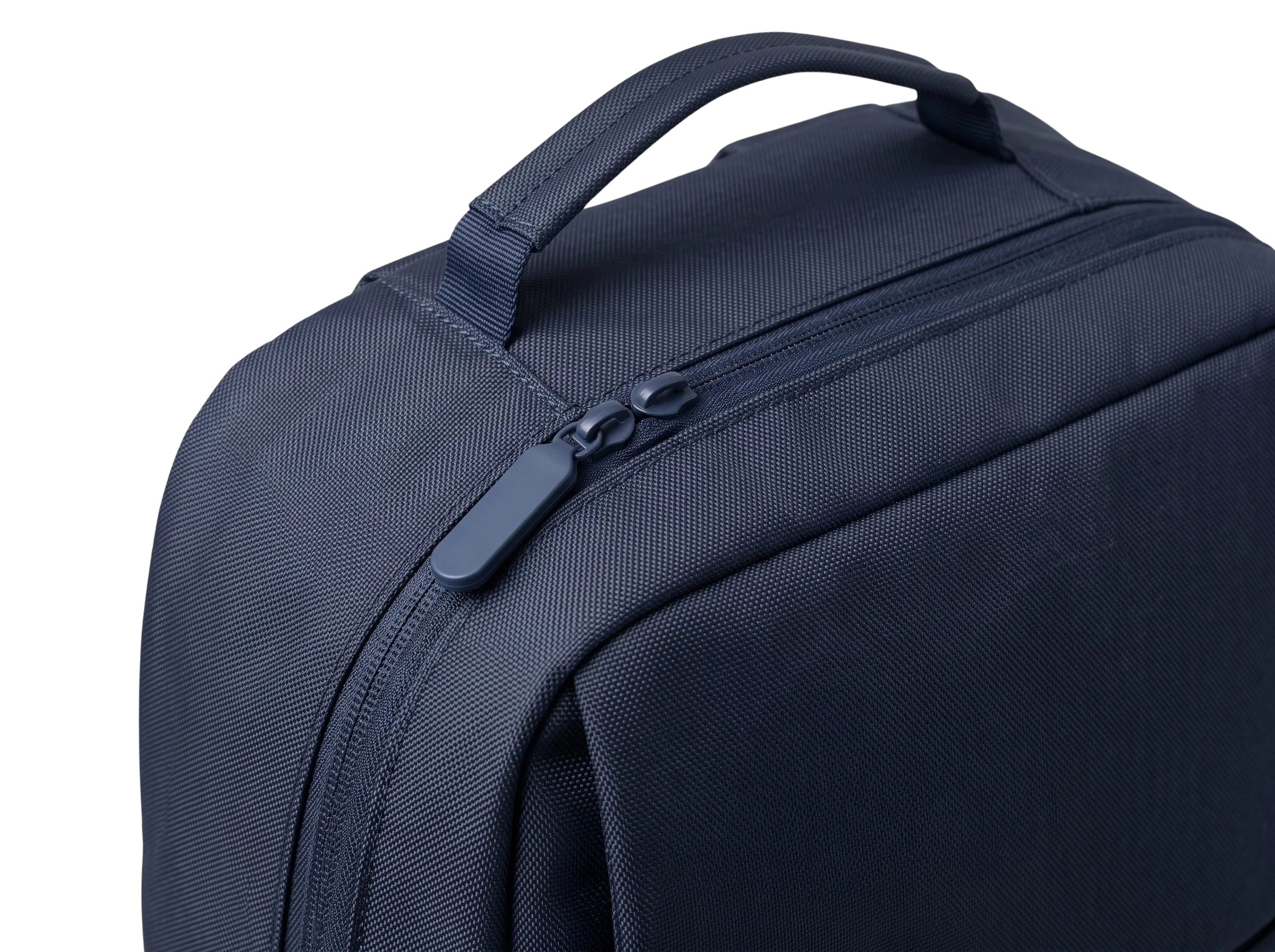 Mochila personalizada: fechamento e acabamento